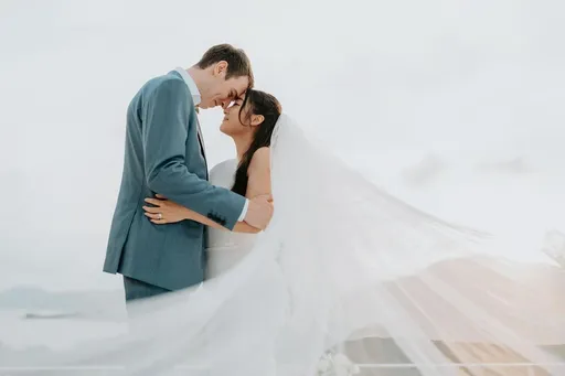 梁家輝半年2度嫁愛女 小女兒絕美婚紗照曝光