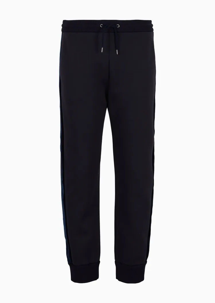 GA龍年系列男裝深藍繫帶休閒褲，5萬3800元。品牌提供