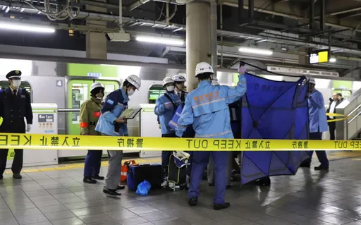 日本JR又出事!電車進站時女遭推落鐵軌 嫌犯:想被關到死