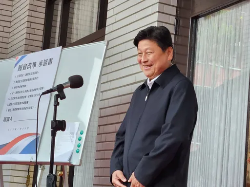 柯建銘接招！傅崐萁嗆「備好倚天劍屠龍刀伺候你」　讓民進黨8年弊案全揭露