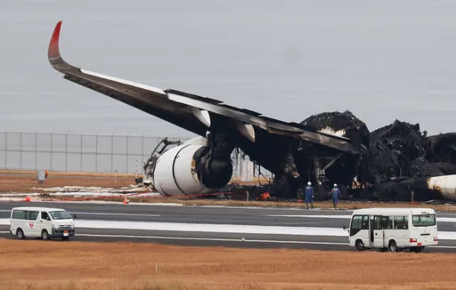 日航379人全數脫險獲讚　專家：520人鮮血寫成的安全規則