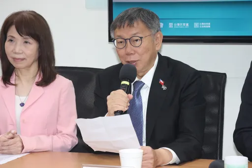 不爽被酸「沒用的8席」！柯文哲：立院龍頭候選人堆笑臉　後面那些人損我們　