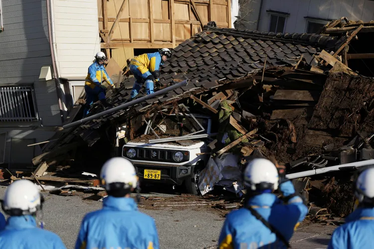 日本石川縣能登半島發生震驚世界的7.6強震。美聯社