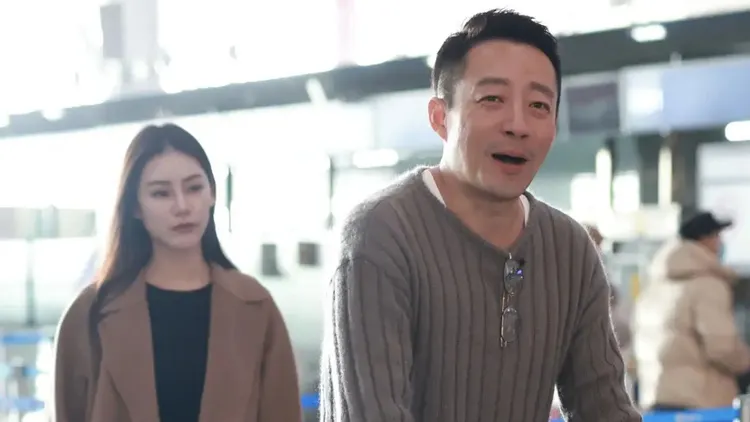 新女友Mandy與汪小菲形影不離，在各地都被民眾目擊兩人一同出遊身影。翻攝自微博