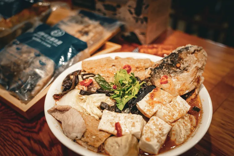 林聰明沙鍋魚頭與露營車的聯賣亦可作為創意圍爐方式。雲品提供