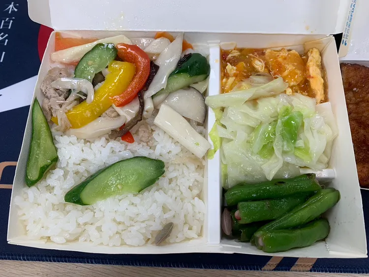 排骨便當四樣家常菜色，卻有好滋味。資料照