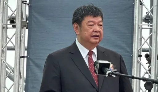 遭指投票所旁違法拉票 藍選將傻眼:打躬作揖不行嗎