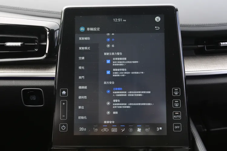 CUSTIN全車系標配Hyundai SmartSense科技，能達到Level 2半自動駕駛輔助等級。林浩昇攝