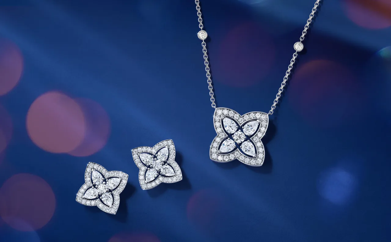 De Beers新春主推Enchanted Lotus系列。品牌提供