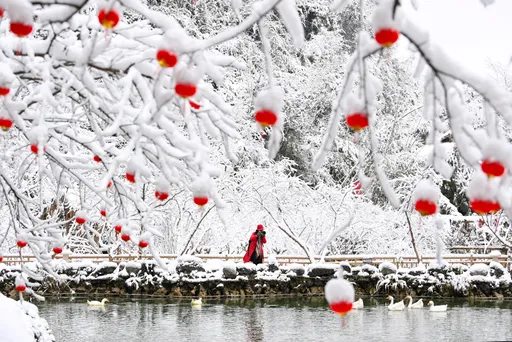 今年首波寒流席捲中國多地降雪 南方小土豆們忙著出門賞雪