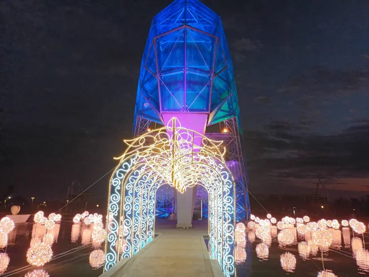 水池宛若「粉漾愛情海」。雲嘉南風管處提供
