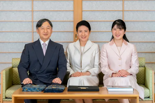 日皇談2024年盼抱持希望前行 岸田期許擺脫通縮