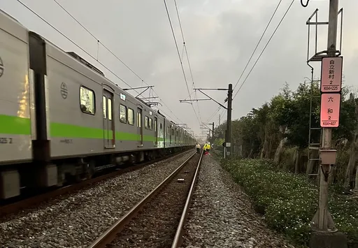 男闖鐵軌遭輾斃臟器外露　台鐵中壢至內壢延誤1小時
