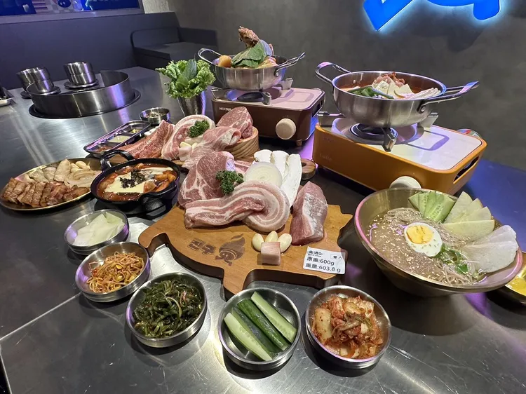 「金咕」主打原塊烤肉。資料照片，陳怡文攝