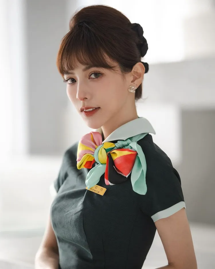 長榮最美空姐發發將嫁敖犬，19日她宣布將離開航空業邁向人生下一個階段。翻攝《piglettickle》的IG