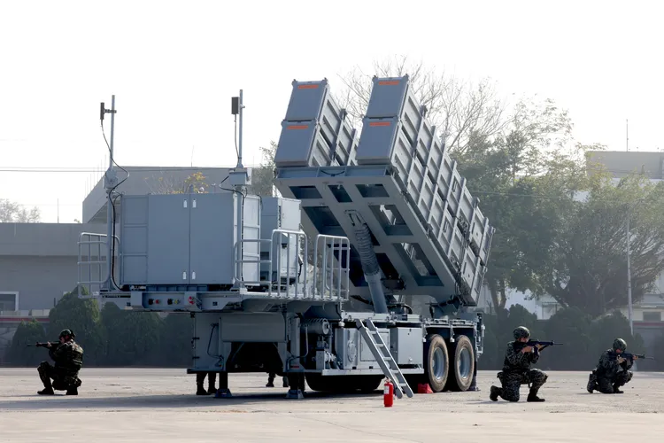 現場還有飛彈車。林林攝