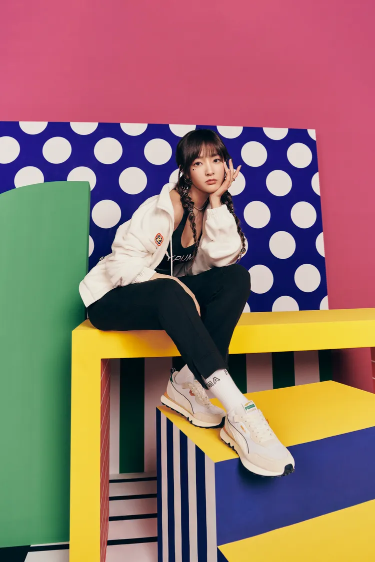 春節新年潮裝特輯毛絨立領外套，3480元。品牌提供