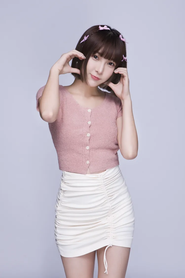 林可是個千面女郎，可甜美可嬌艷。