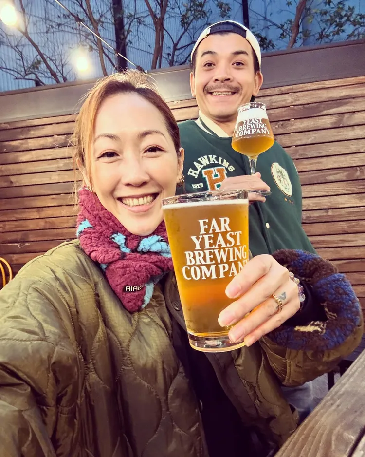 夫妻倆經常四處玩樂聚會、享受生活。翻攝自GiGi臉書