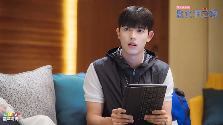 羅門在《聖水洞之吻》飾演堅守自己原則的實習生。龍華電視提供