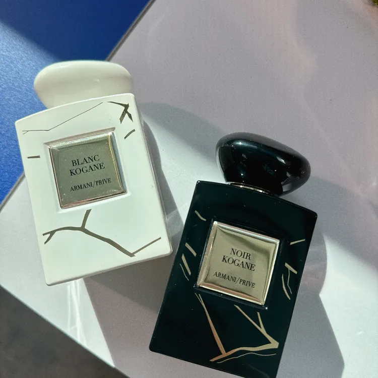 ARMANI/PRIVÉ高級訂製香水寰遊系列，推出璨白金繼和黑冽金繼2款新作。張家玲攝