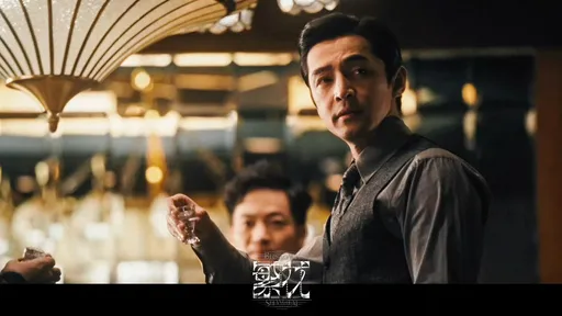 《繁花》收官央視盛讚：孤品　王家衛與演員演繹「不響美學」