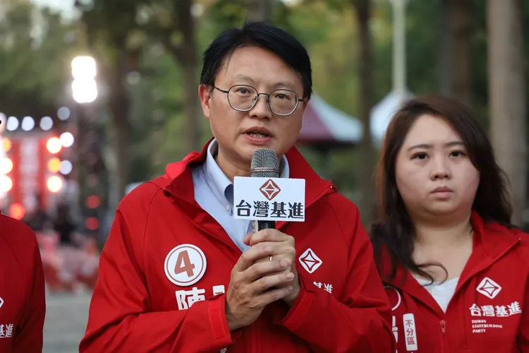 陳奕齊指出，搶救台灣基進就是搶救「台灣政治向上提升」的大局。台灣基進提供