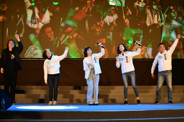 造勢活動才剛開始。攝影中心