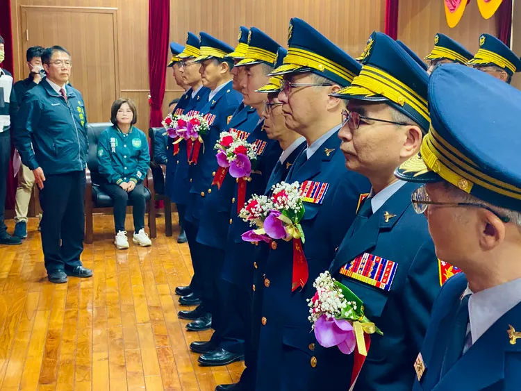 黃偉哲期勉警局同仁強力打擊犯罪、交通精準科技。王志弘攝