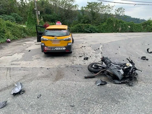 奪命片｜22歲女騎士撞計程車噴飛2公尺慘死　2個錯誤釀悲劇