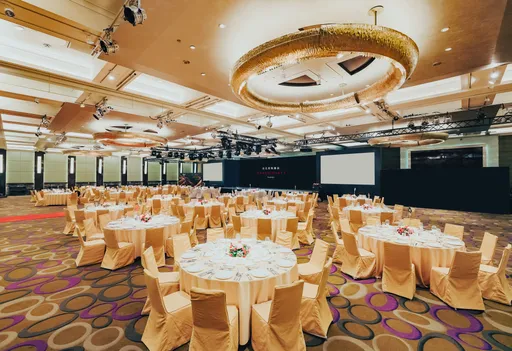 台北君悅圍爐營收上看1200萬 年後推這些職業預定用餐優惠85折