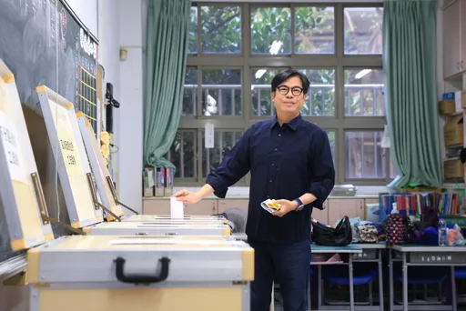 靈魂歌手邁邁被拱「選後做這事」　陳其邁投票時回答了