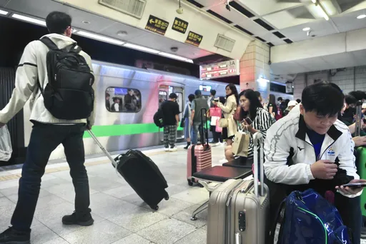 台鐵228加開8列次　旅客依一般流程訂票「1/30可訂2/27」