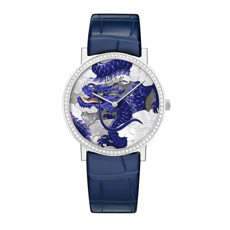 伯爵Altiplano系列龍年限定18K白金超薄工藝頂級珠寶腕錶，38mm，18K白金錶殼，深藍色鱷魚皮錶帶，伯爵自製430P超薄手動上鍊機械機芯，動力儲存43小時，全球限量38只，價格店洽。品牌提供