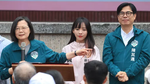 稱蔡英文「溫暖龜毛政治控」 陳其邁:給我的沙發比她的還好