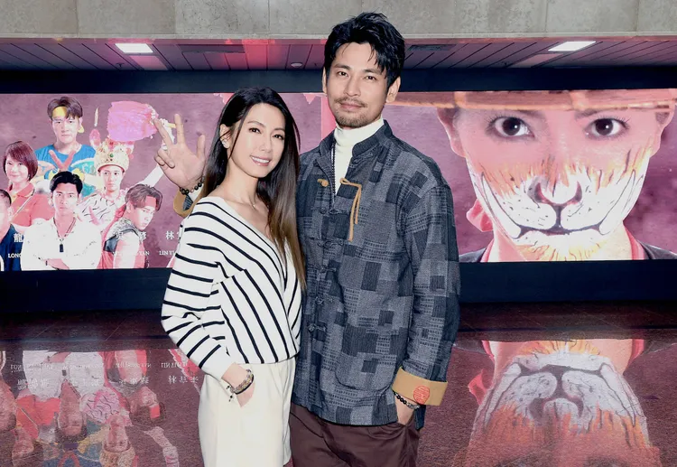 楊子儀（右）和林韋君今出席宣傳。華視提供