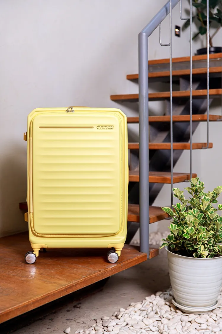 American Tourister FRONTEC打造氣質滿分的旅程。業者提供