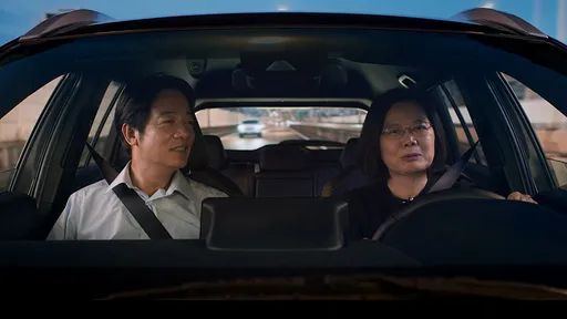 蔡英文開車載賴清德　「你比我想像的還要更兇」