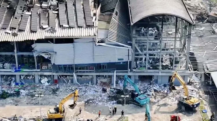 明揚屏東廠房發生大火造成重大傷亡。消防局提供