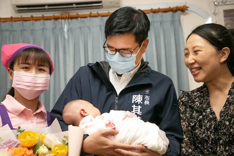 陳其邁強調，高雄重視各面向社會福利。市府提供