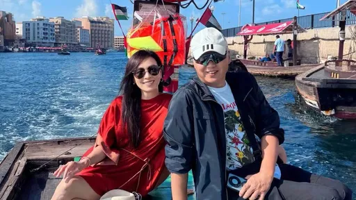 張庭、林瑞陽遊杜拜!甩3年陰霾 沙灘搖擺紅裙洩好心情