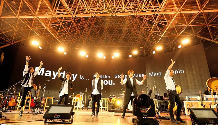 五月天7年前329成軍日重回大安森林公園（七號公園）舉辦演唱會。