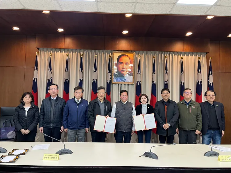 機師工會長榮分會與長榮航空公司的勞資爭議，昨天晚間勞資雙方達成共識，解除罷工危機。交通部提供