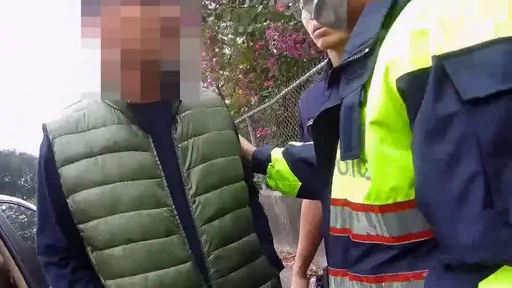 國道前200公尺酒駕男竟路中睡著 開上國道就糟了!機警員警趕緊這樣做