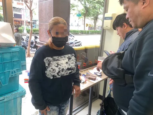 臉書投資廣告害台中女損失470萬 金髮女車手宜蘭搭車台中取款遭逮