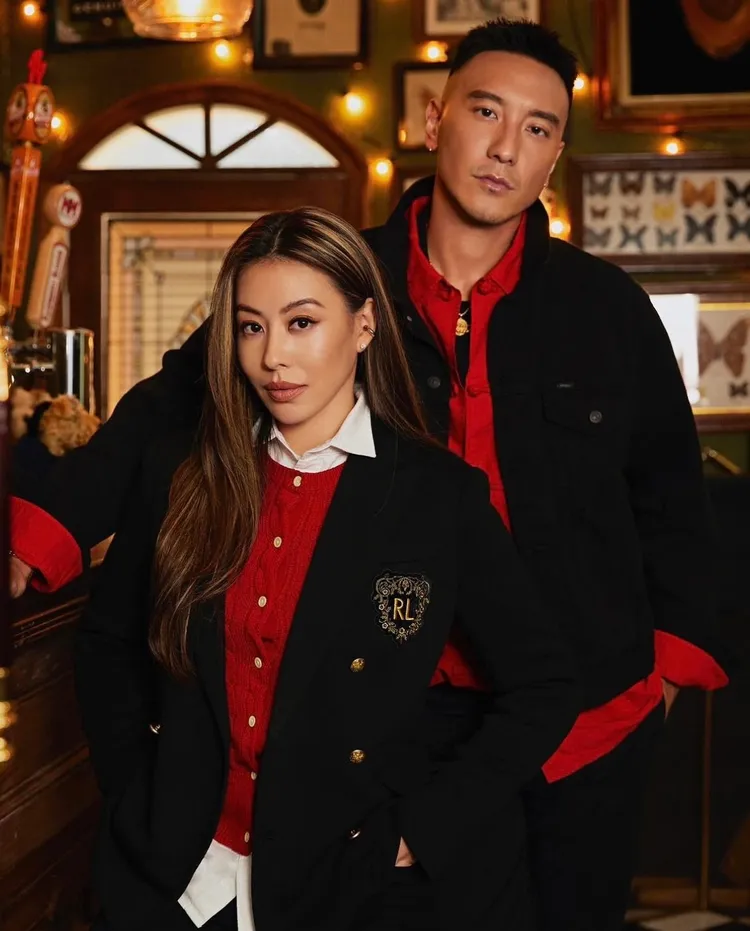 蔡詩芸（左）、王陽明（右）穿著情侶裝。翻攝王陽明IG