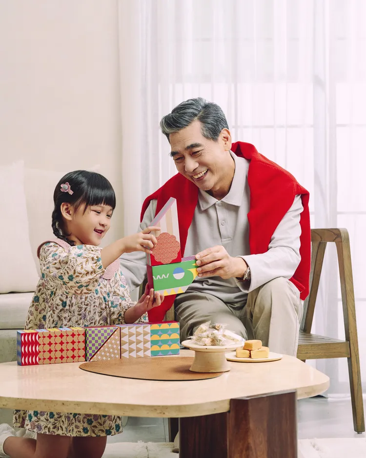 「喜巧玲龍禮盒」七巧板拼出專屬創意龍型，為團聚時分增添樂趣。業者提供