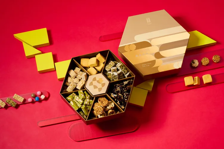 「吉好運禮盒」收羅多款人氣零嘴，豐富禮盒廣受好評，全新加入春節必備唰嘴零食「醬燒小米香」。業者提供