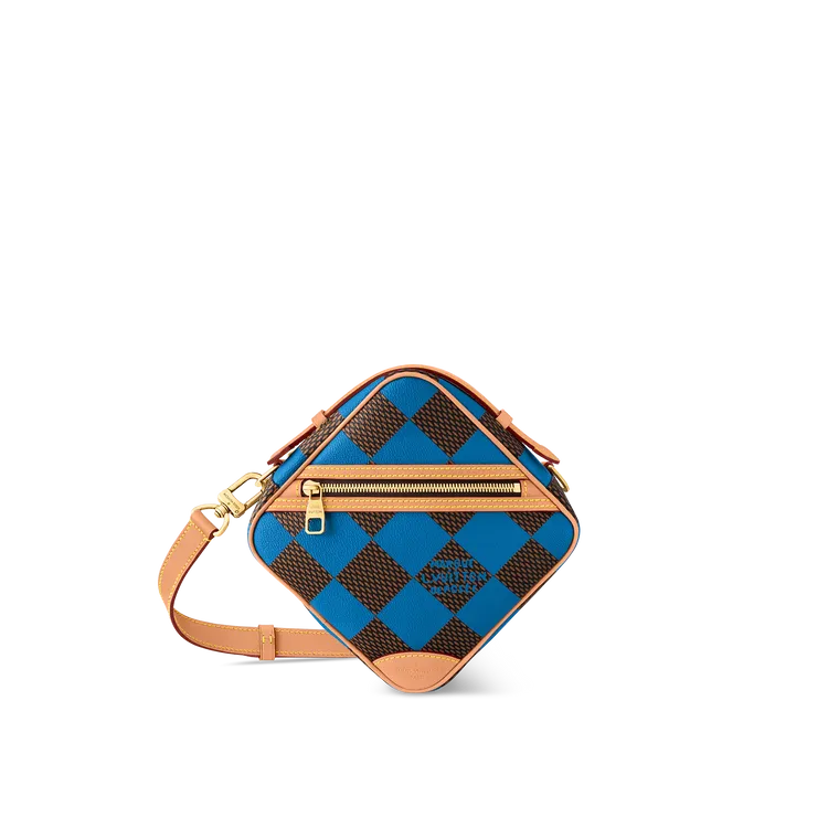 Chess郵差包，9萬2500元。品牌提供