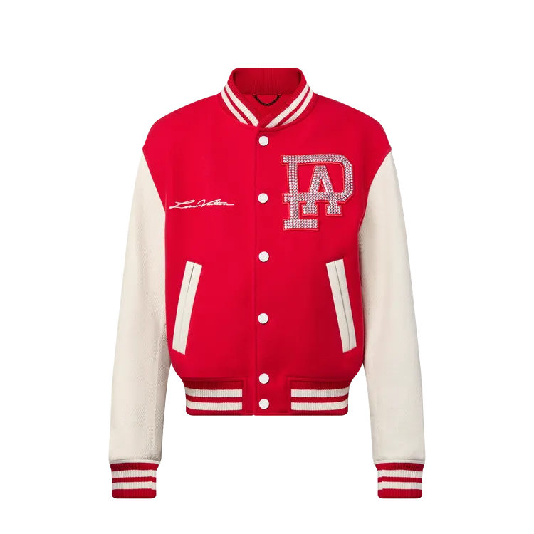 紅白珍珠刺繡棒球外套，上面的「PA」字樣代表Pharrell Williams就讀的安妮公主高中，23萬7000元。品牌提供